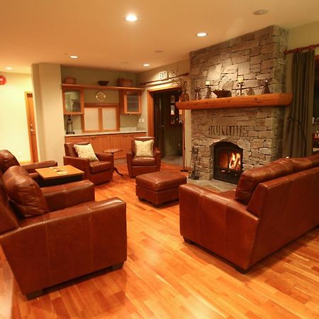 Whistler Alpine Chalet Retreat & Wellness Villa ภายนอก รูปภาพ
