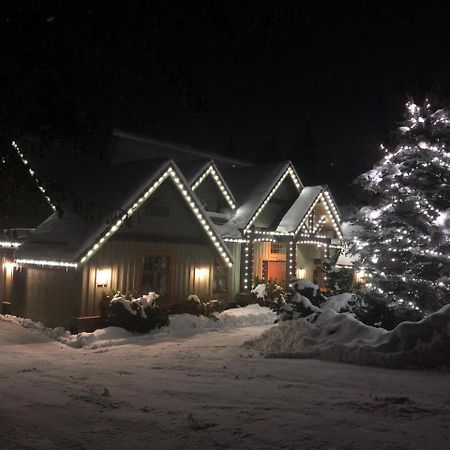 Whistler Alpine Chalet Retreat & Wellness Villa ภายนอก รูปภาพ