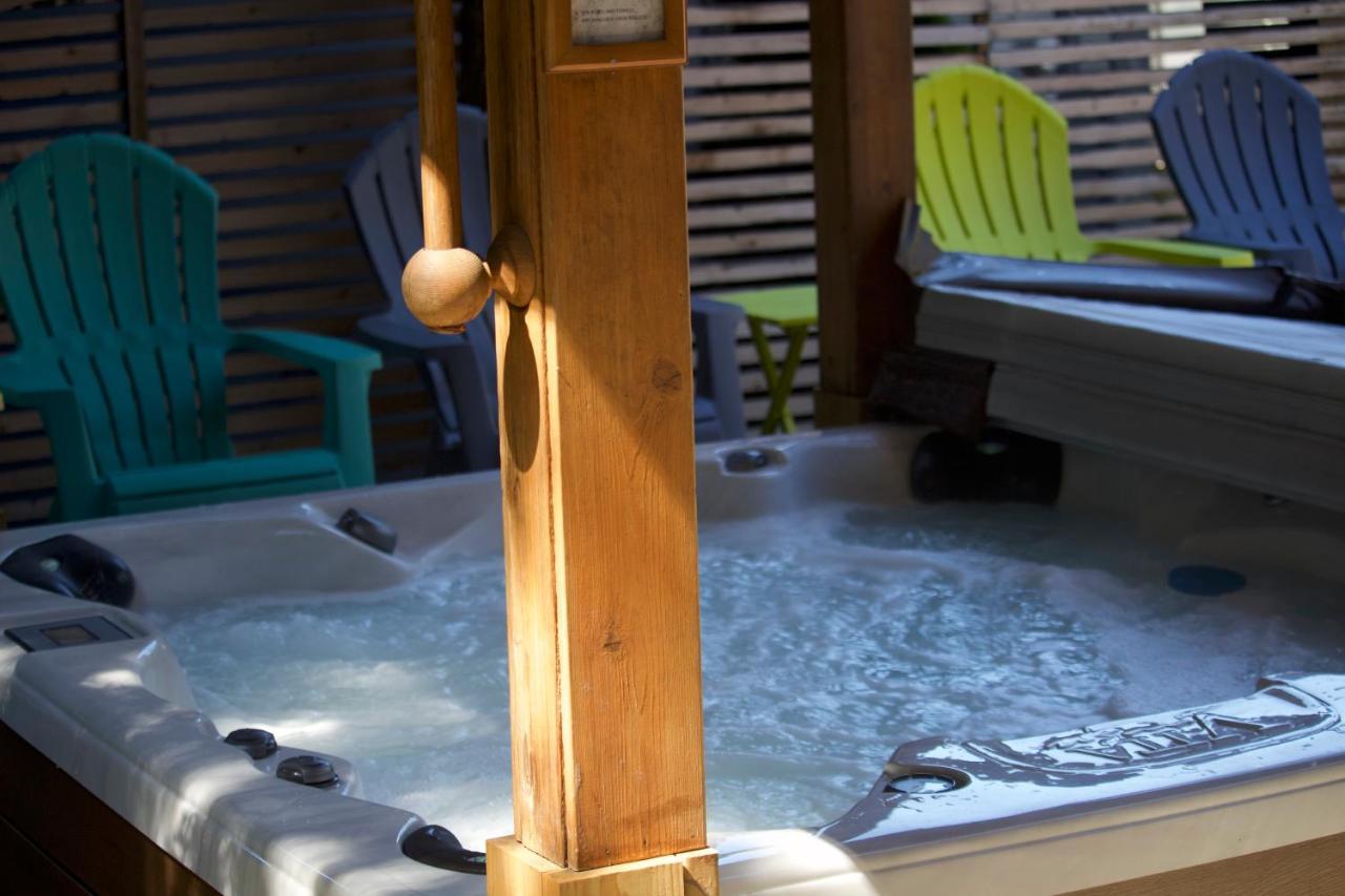 Whistler Alpine Chalet Retreat & Wellness Villa ภายนอก รูปภาพ