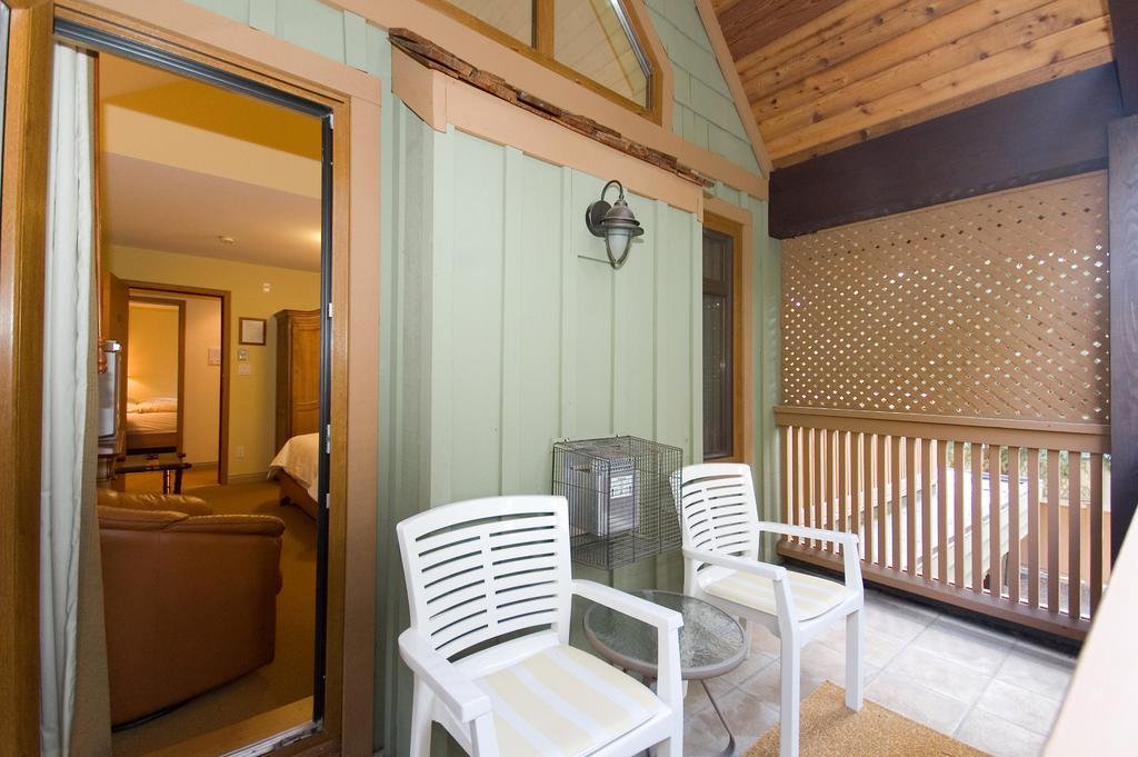 Whistler Alpine Chalet Retreat & Wellness Villa ภายนอก รูปภาพ