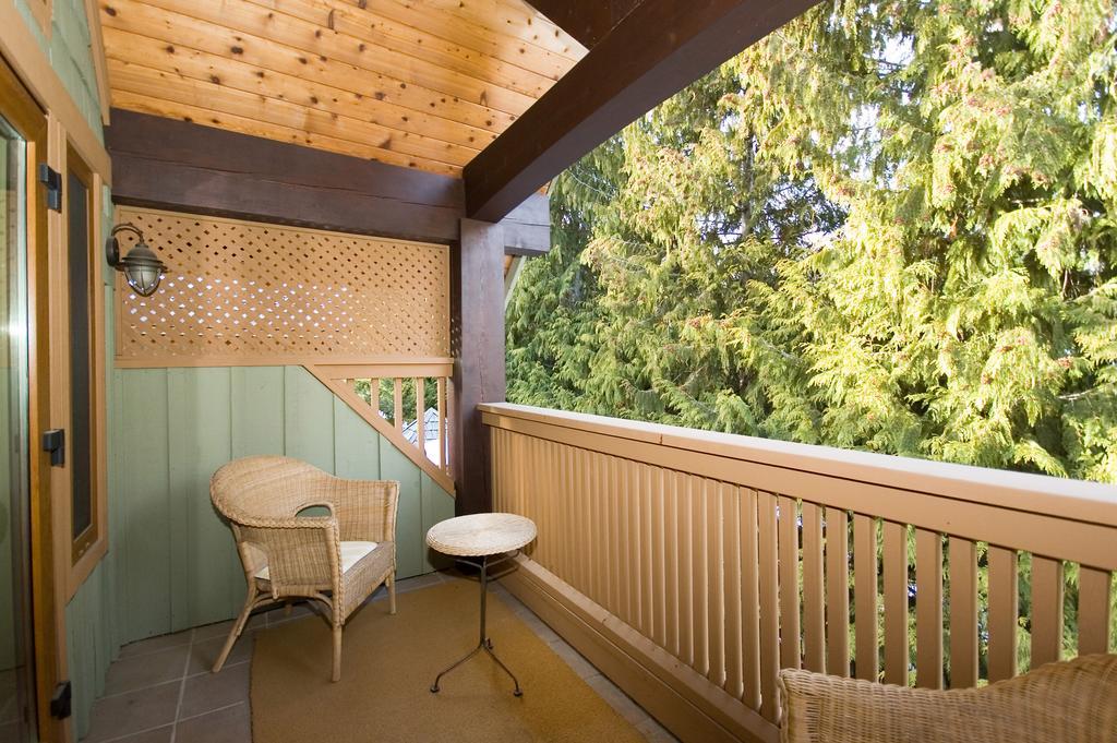 Whistler Alpine Chalet Retreat & Wellness Villa ภายนอก รูปภาพ